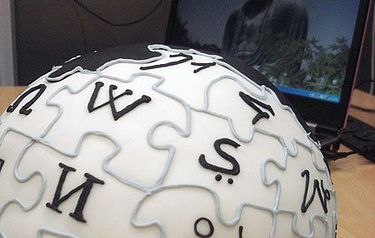 Wikipedia cake