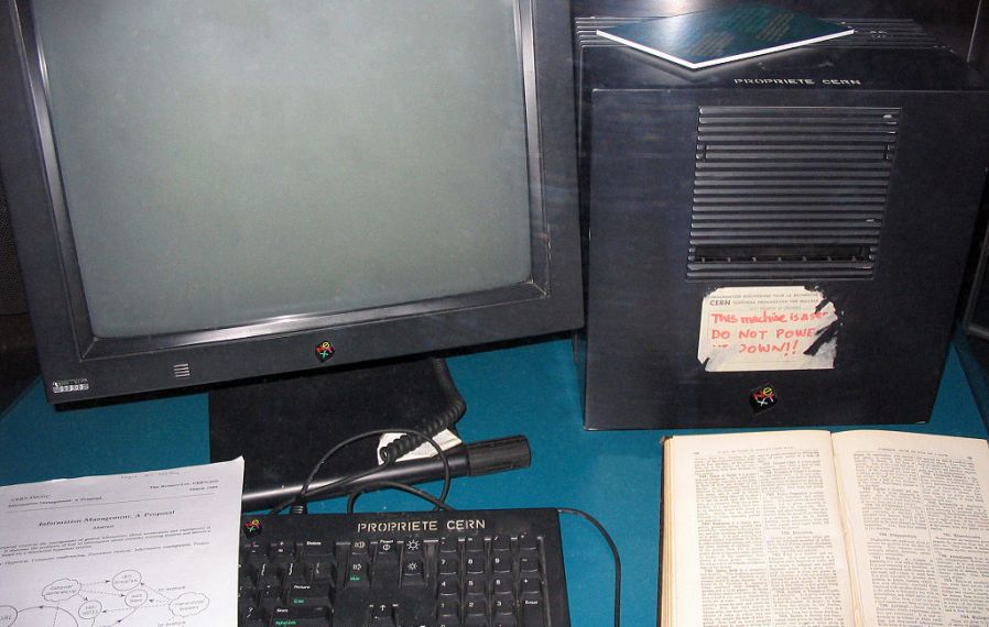 1024px First Web Server