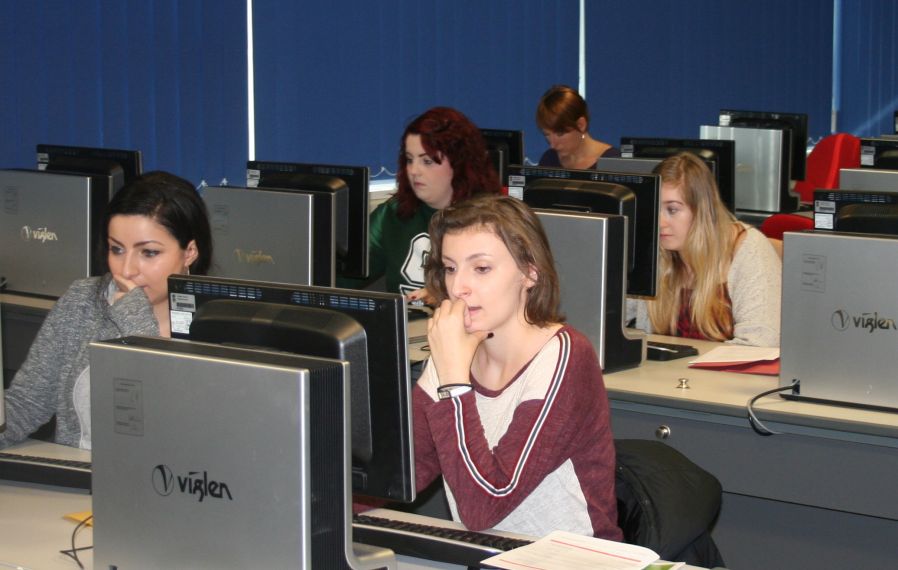 Editathon Editors At Work Cropped