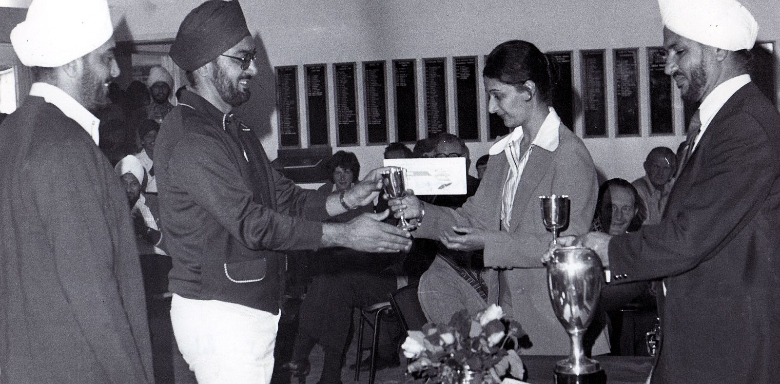 golf club trophy image