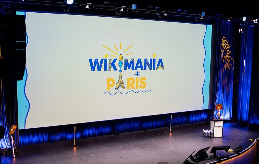 Wikimania Paris Main Screen Display